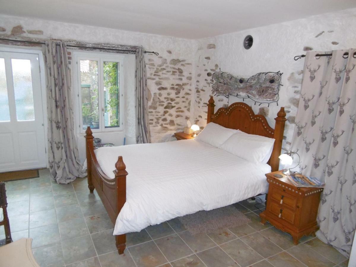 Alba Melusine Bed & Breakfast Vouvant Bagian luar foto